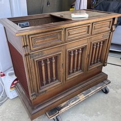 Vintage Stereo w/8 track and turntable
