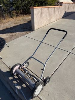 Automatic lawnmower