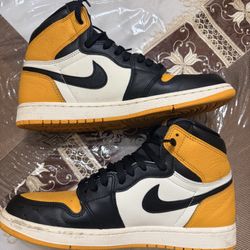 Air Jordan 1 Retro High OG Yellow Toe 
