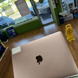 MacBook 2016 M3 8GB Ram 256GB Used 