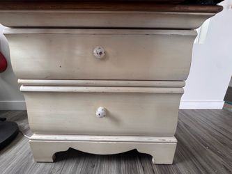 Thomasville impressions nightstand