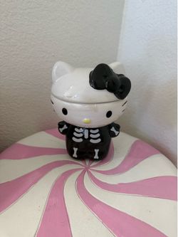 HELLO KITTY MINI 6 IN HELLO KITTY SKELETON CANISTER