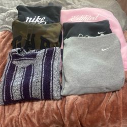 6 Sweatshirts For 60$