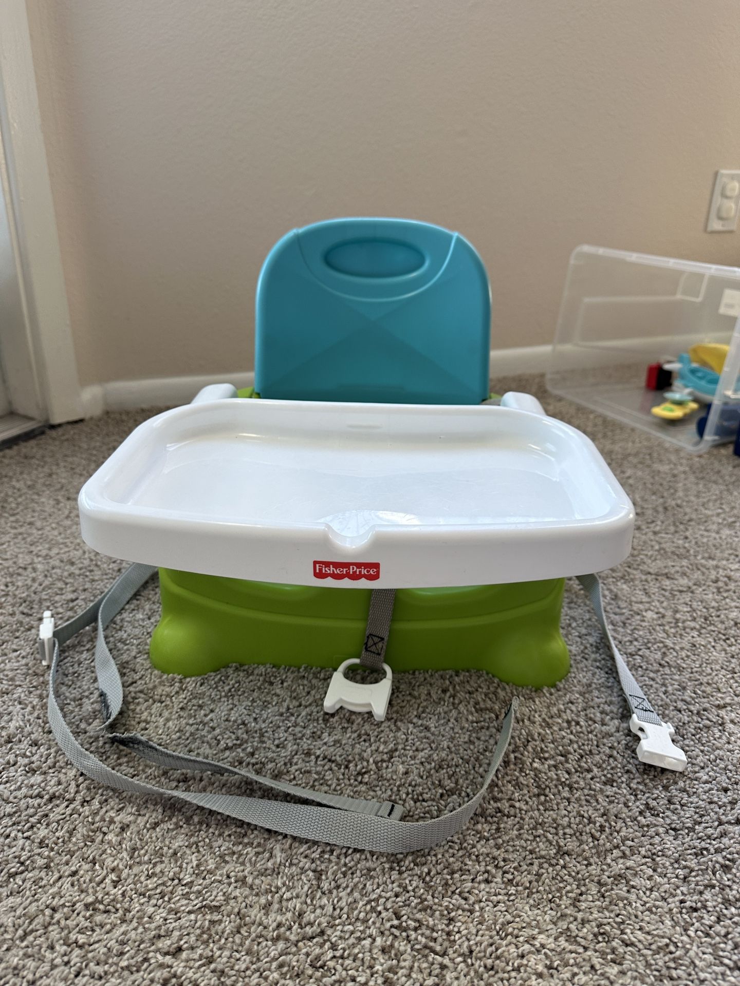 Fisher-Price Portable Toddler Booster Seat for Dining Table, Healthy Care, Green