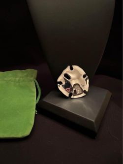 Robert Lee Morris, Sand Dollar Pendant, Sterling Silver Retired RLM Studio.