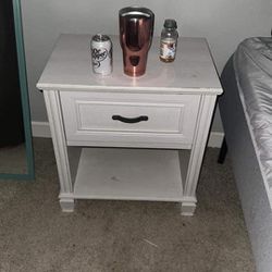 2 Night Stand / End Tables 
