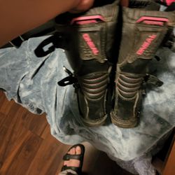 Women Boots Size 6