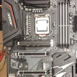 GIGABYTE Aorus Z370 Ultra Gaming Wifi ATX motherboard  + i5 8400 Intel CPU