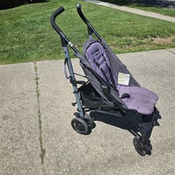 Chicco LITEWAY foldup stroller in Excellent condition. Safety buckle strap is included. 