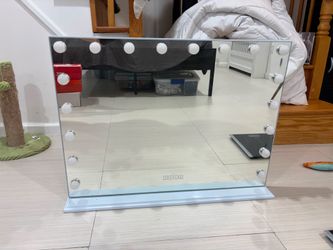 Hollywood Style Vanity Mirror