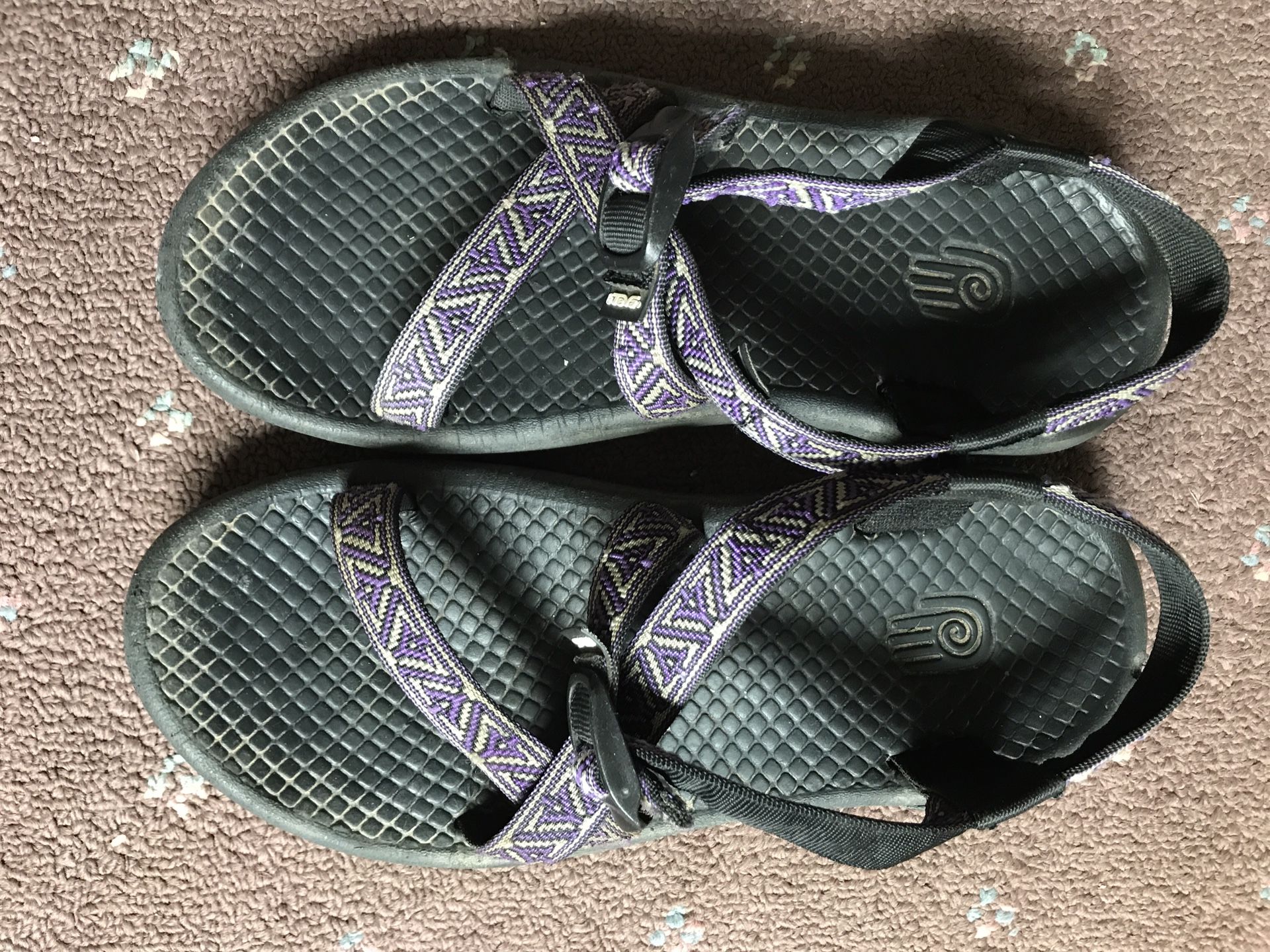 Tevas - women's size 9 sandals, purple w/ adjustable straps