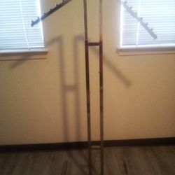 RACA PARA  COLGAR ROPA De METAL. $50 O MEJOR OFERTA  ÁREA ISLETA 