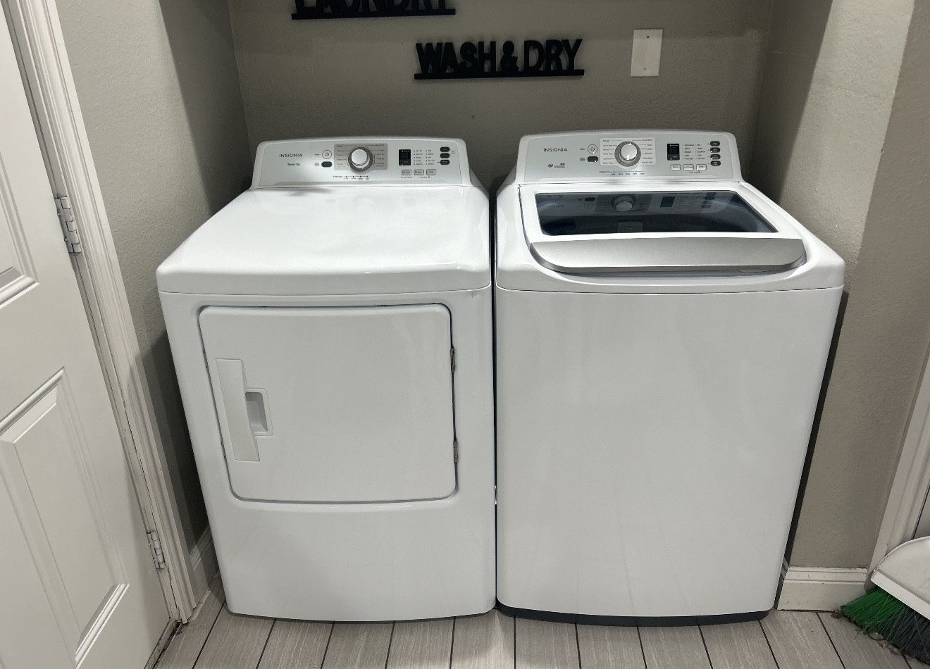 Washer And dryer 
