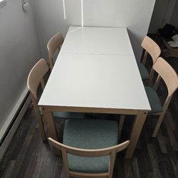 Dining Table And 5 Chairs 