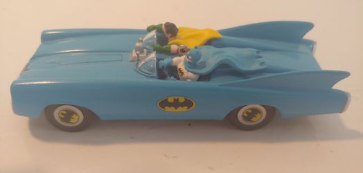 DC COMICS BATMOBILE