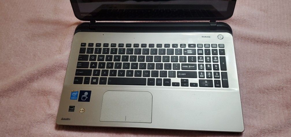 LAPTOP TOSHIBA SATELITE