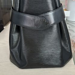 Woman’s Vintage Louis Vuitton Shoulder Bag 