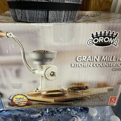 Grain mill/ molino 