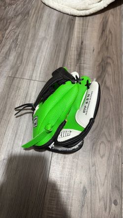 Franklin toddler glove