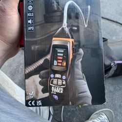 Klein Combustible Gas Leak