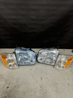 NEW Headlight Assembly For Toyota Sequoia 05-07 Tundra 05-06