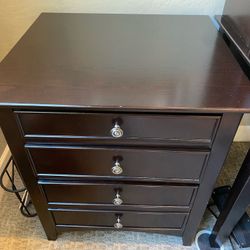 Dresser And 2 Nightstands 