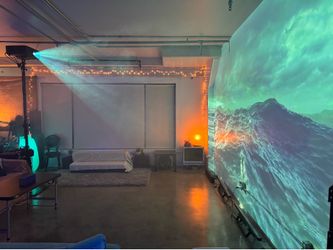 OPTOMA ZU720TST short throw Projector w/ Heavy duty stand + accessories. Perfect for Events, Shows, etc.