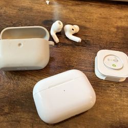 Apple Airpods Pro w/ New Eartips and Silicone Case