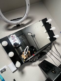 **MOVING SALE**Hollywood Vanity Mirror with Lights – $30