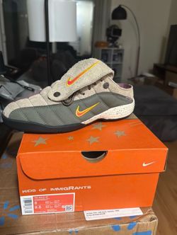 Nike Total 90 Mule Kids of Immigrants Khaki size 8