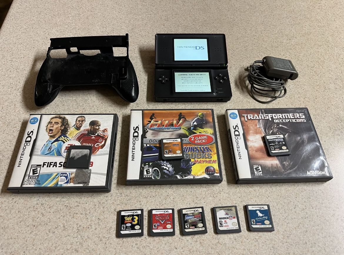 Nintendo DS OEM Charger 8 Games