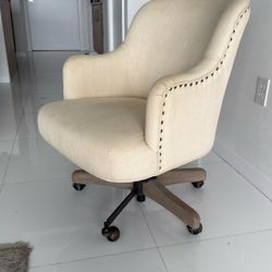 Swivel Chair 