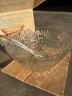 Vintage 26 Piece Punch Set