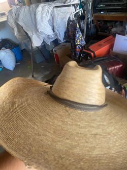 Straw Cowboy Hat – Wide Brim 🤠