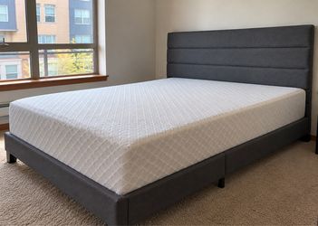 Queen Memory Foam Mattress **Move on Sale**