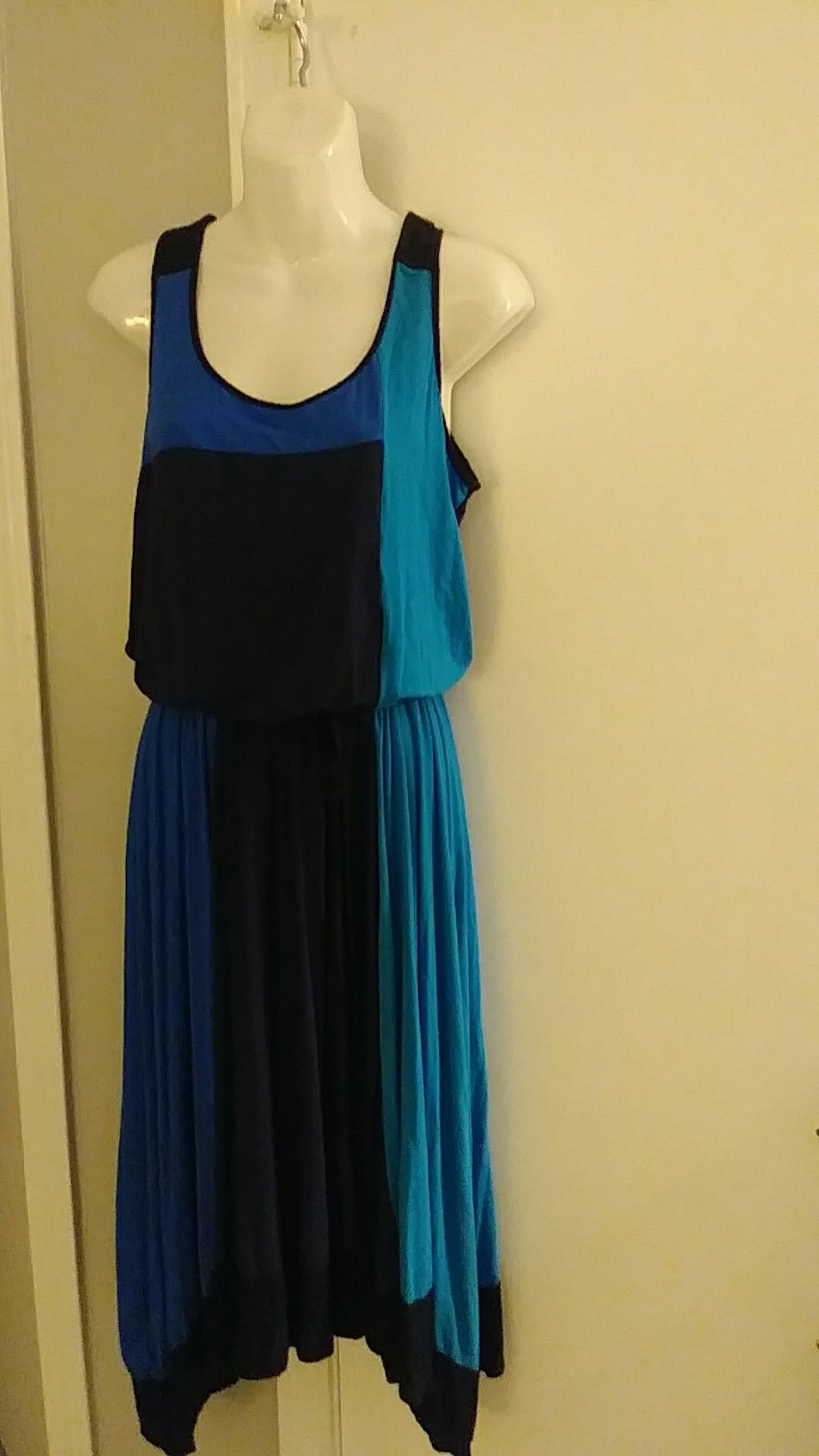 NEW WITH TAGS ANN TAYLOR DRESS