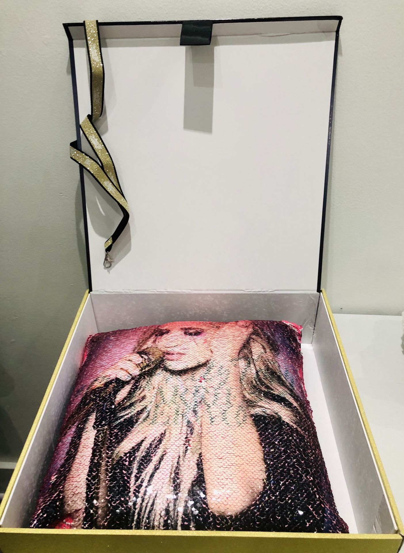 Carrie Underwood Cry Pretty Tour Pillow & Lanyard