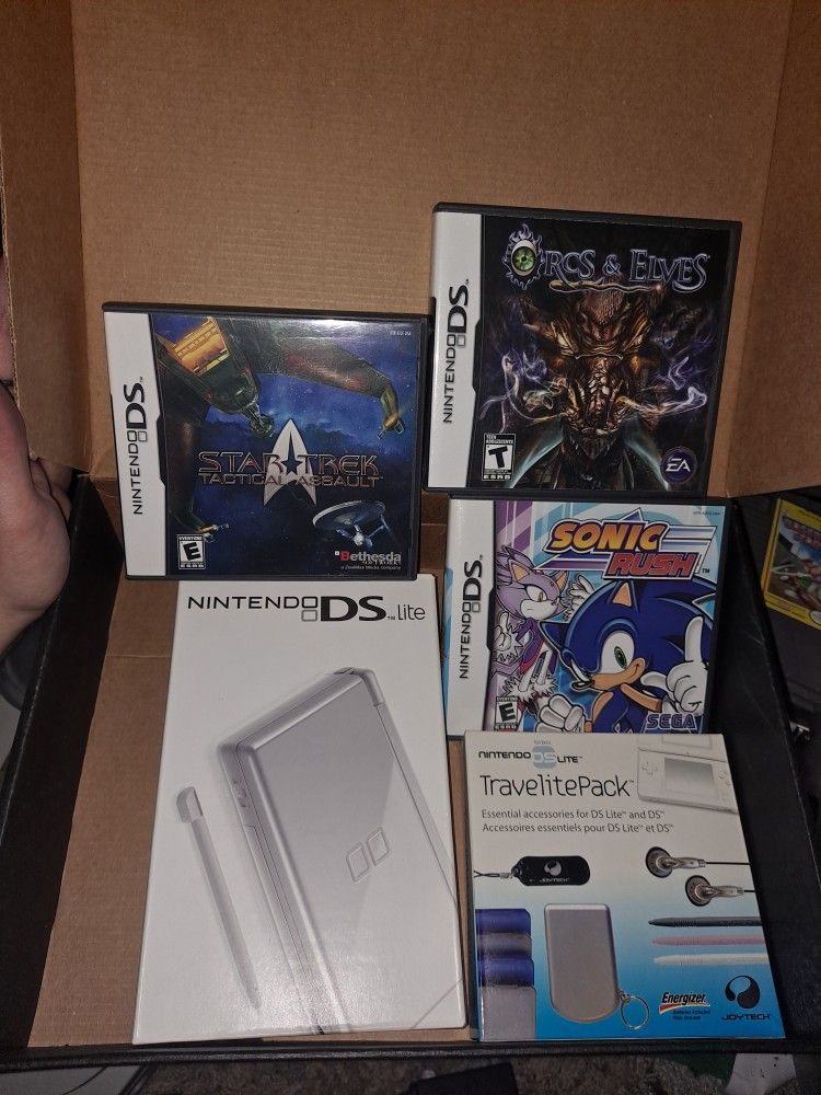 New In Box Nintendo DS Lite Metallic Silver w Games & Travelite Bundle!!!