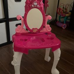 Princess Toy Dresser