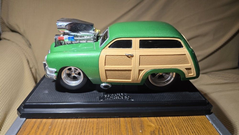 DIECAST 1950 FORD WOODY