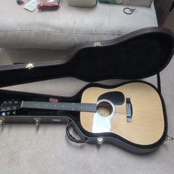 Squier by Fender Acoustic Guitar + Case + Accessories 