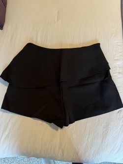Black Shorts With Skirt