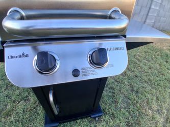 2 burners Char-Broil Performance BBQ Grill