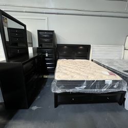 4pc Queen Bed Set w/ Lit up Headboard