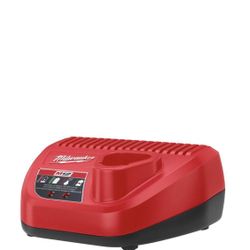 Milwaukee M12 BATTERY CHANGER 12V