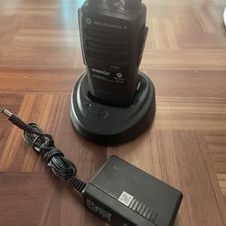 Motorola Cp200d Portable Walkie Talkie