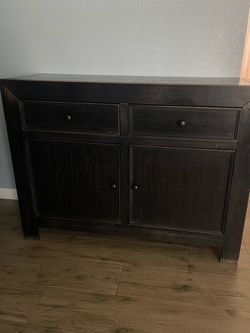 Entertainment center