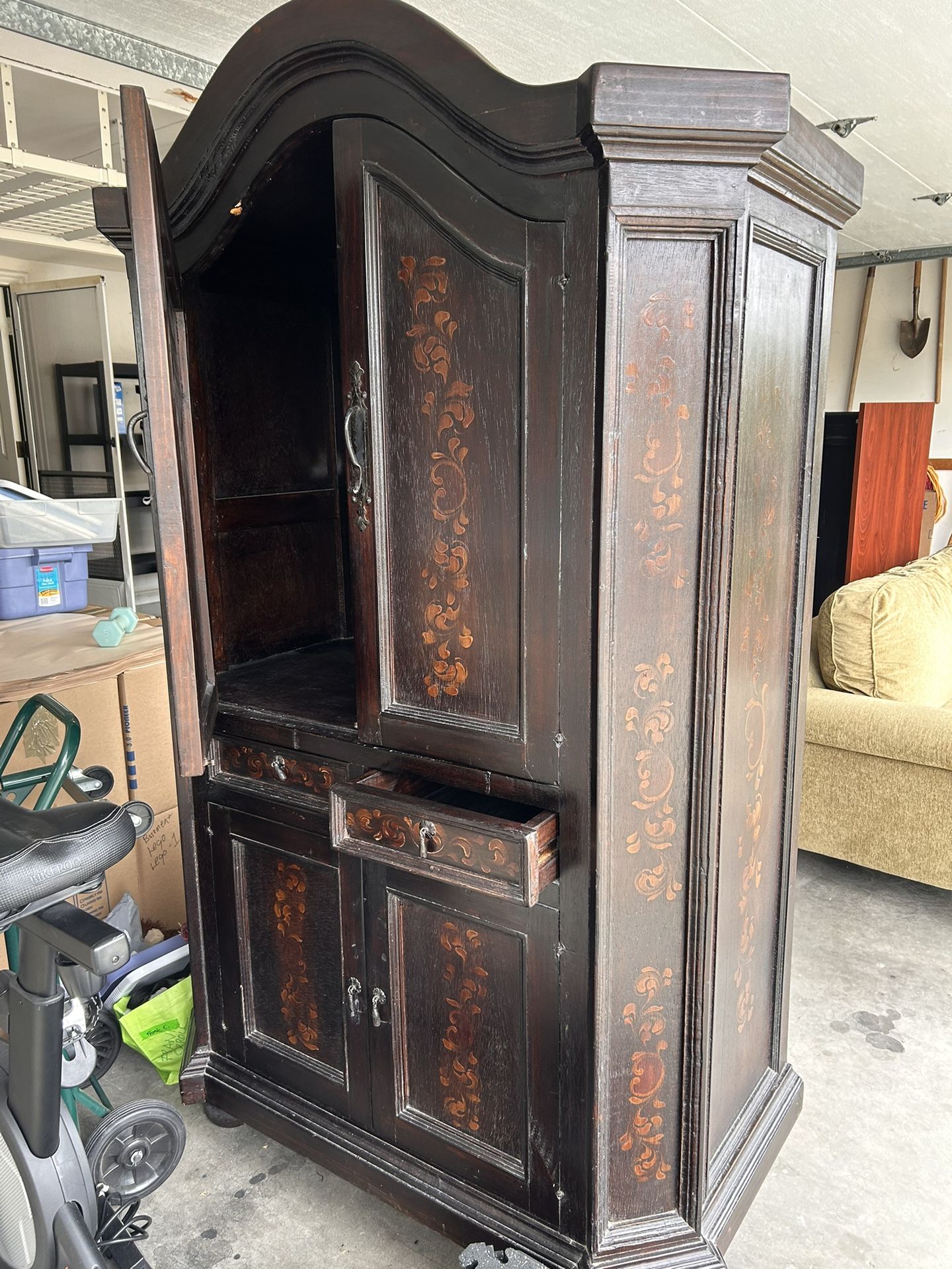 Armoire
