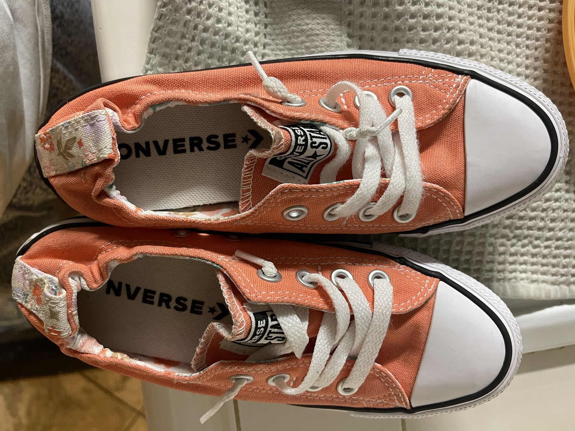 Women Converse