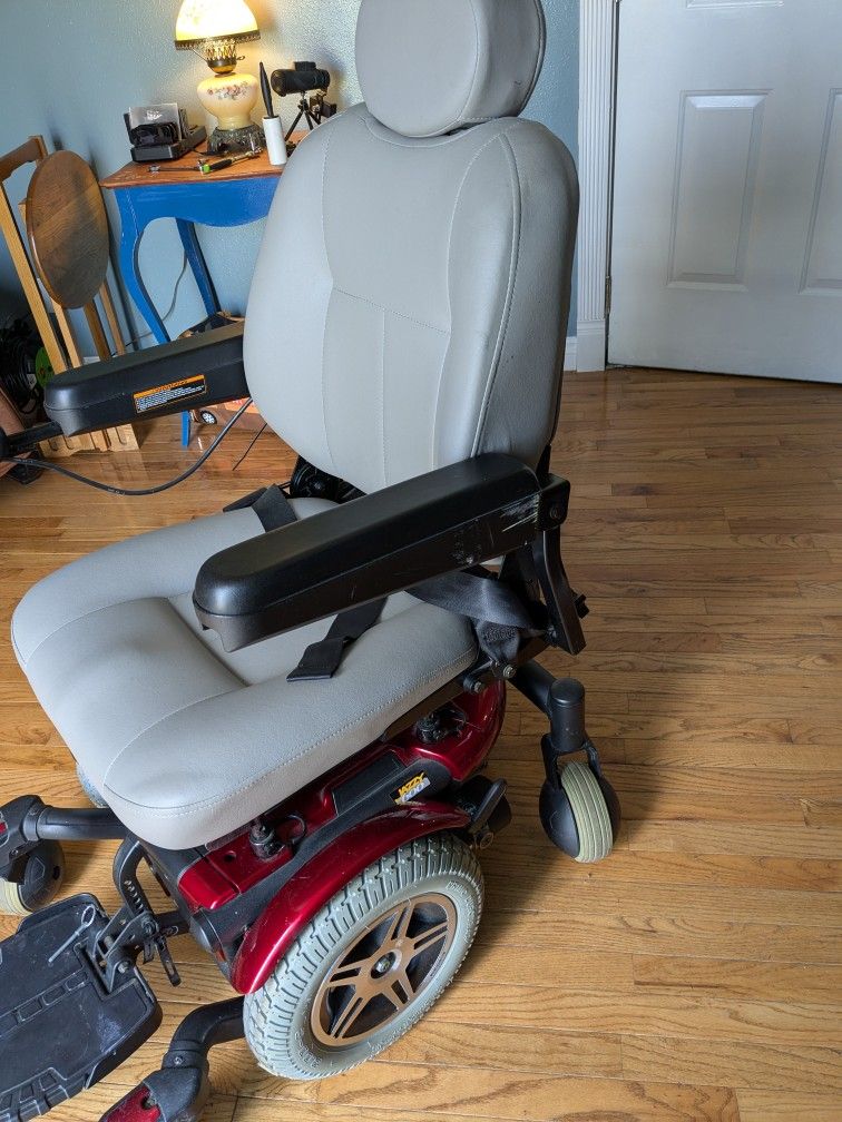 Power Chair . Jazzy 600